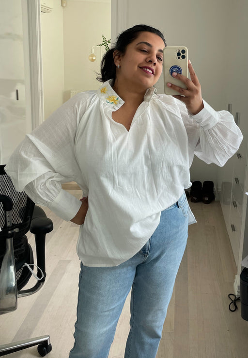Austen Blouse with Daffodils